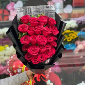Bouquet of natural red roses